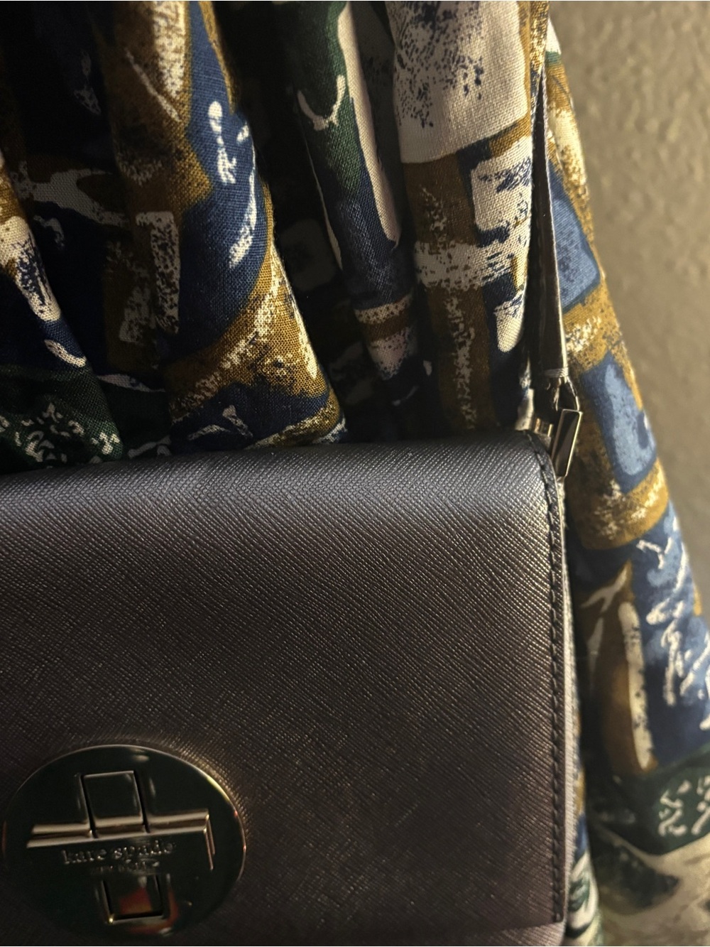 kate spade metallic gray crossbody with gold hardware - Picture 6 of 10